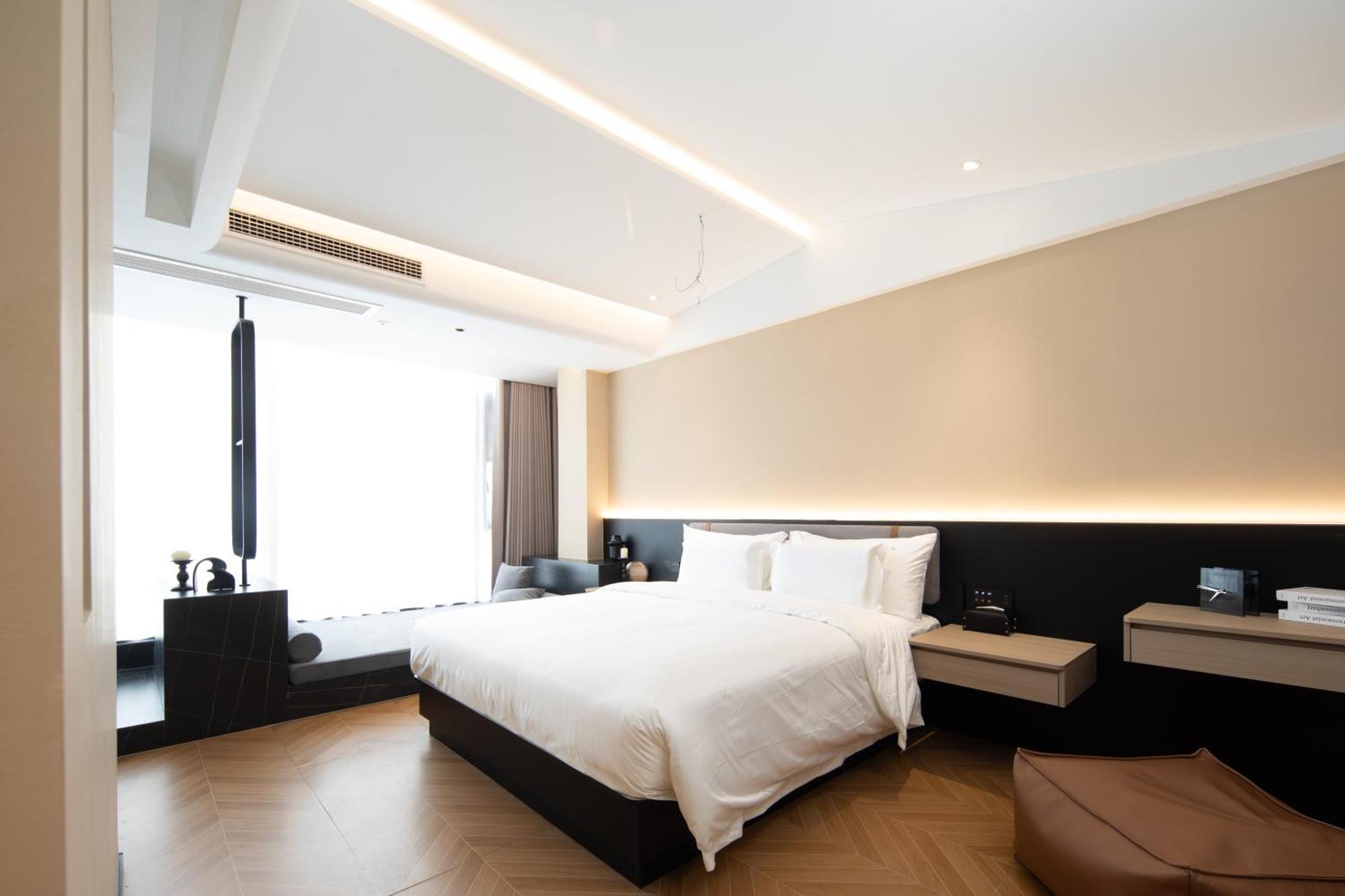 See You Soon At The Ritz Rose Summer Hotel Sanya Esterno foto