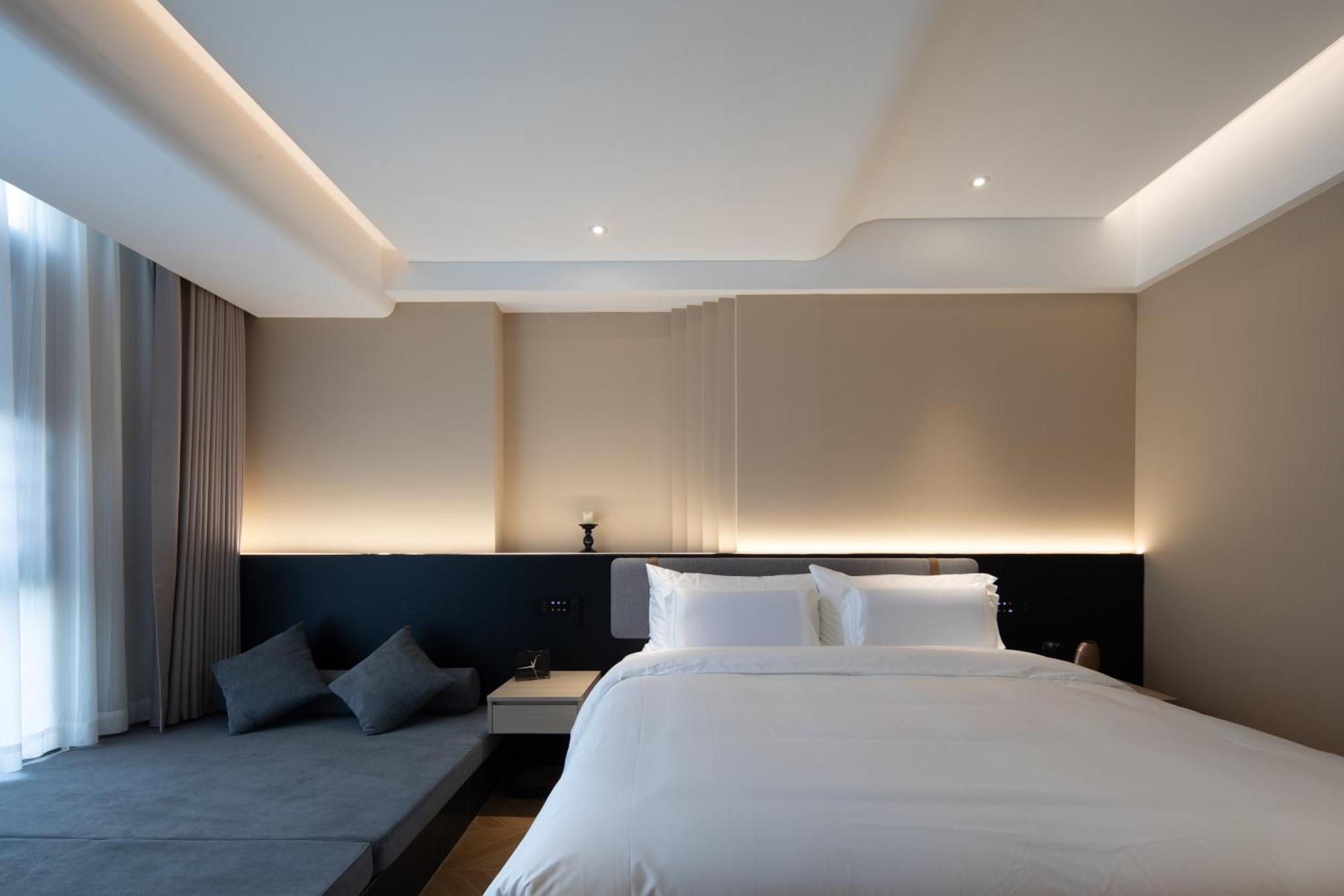 See You Soon At The Ritz Rose Summer Hotel Sanya Esterno foto